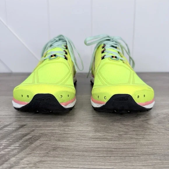 Altra Superior 4 Women's 10 Foot Shape Trail Running Shoes Neon Yellow - Picture 3 of 12